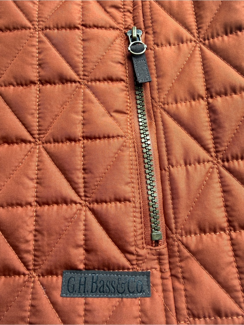 G. H. BASS & COMPANY BURNT ORANGE QUILTED HOODED PUFFER VEST SIZE M - Picture 6 of 6